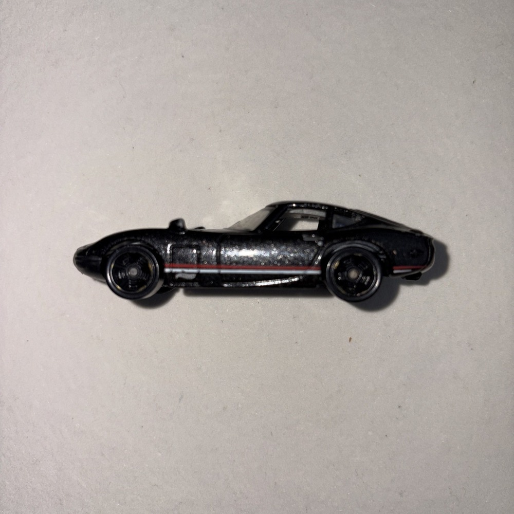 Hot Wheels Toyota 2000 GT Black 1:64 Metal Sports Car 2011 Workshop Series